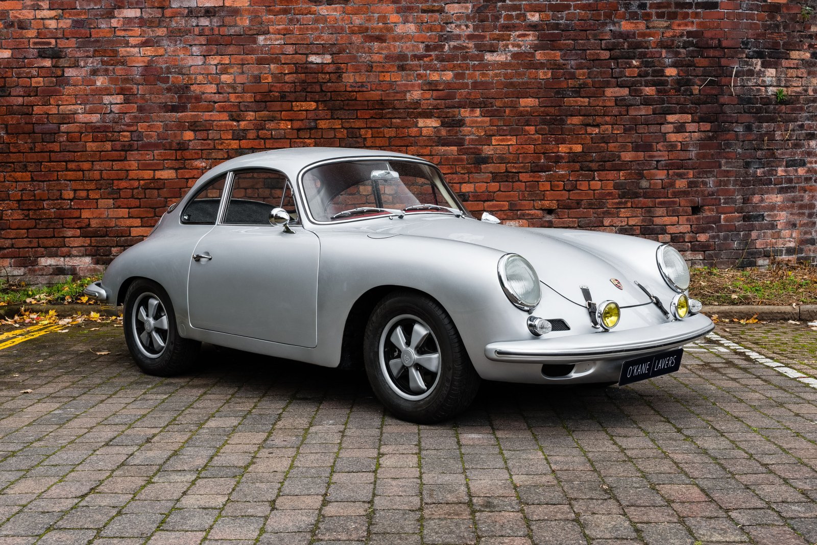 ホアン　2台 1964 Porsche 356C Coupe
