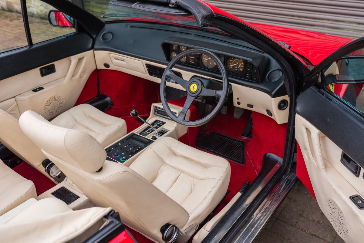 1987 Ferrari Mondial T Cabriolet 32