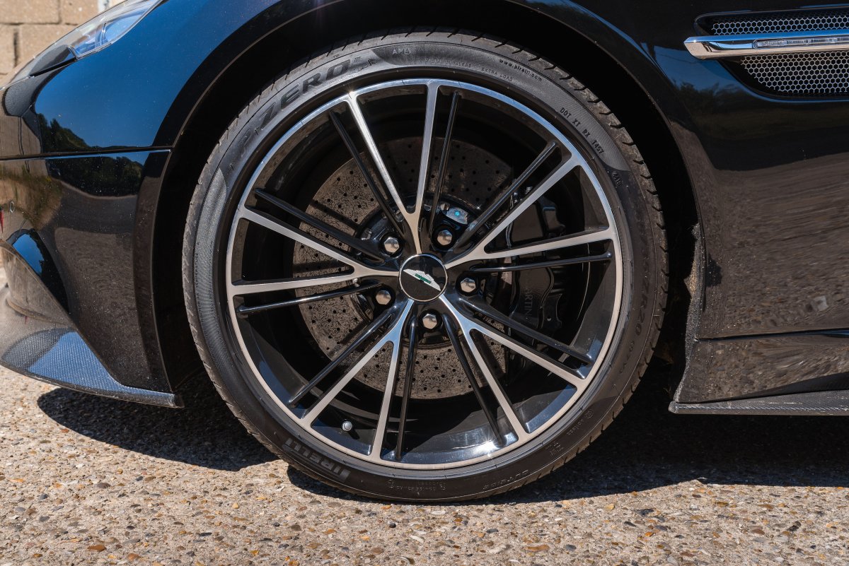 2013 Aston Martin Vanquish 37