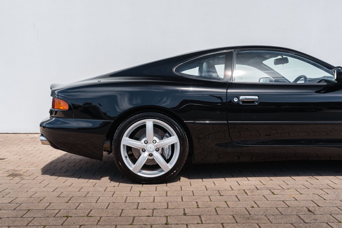 2003 Aston Martin DB7 GTA 9