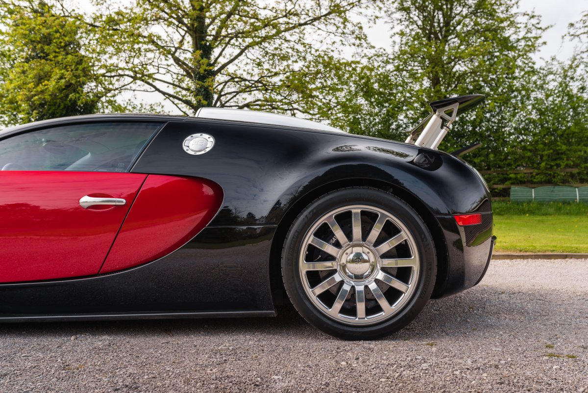 2008 Bugatti Veyron 14