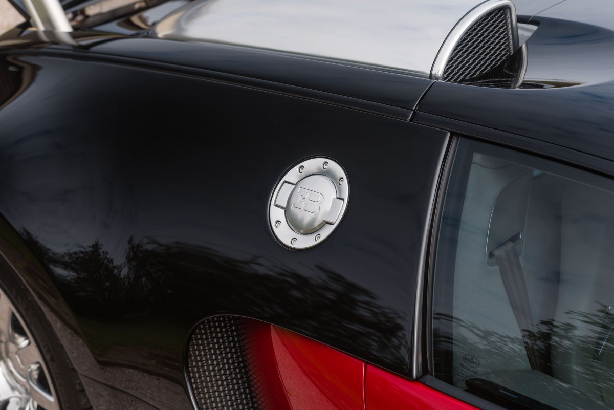 2008 Bugatti Veyron 22