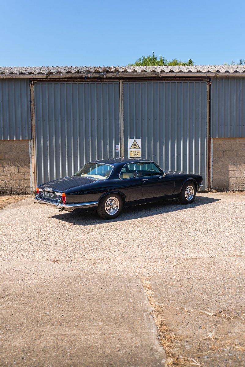 1975 Jaguar XJ12 Series II XJ-C 44