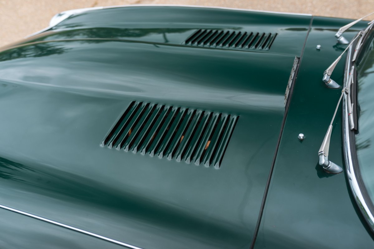 1970 Jaguar E-Type Series II FHC Bonnet