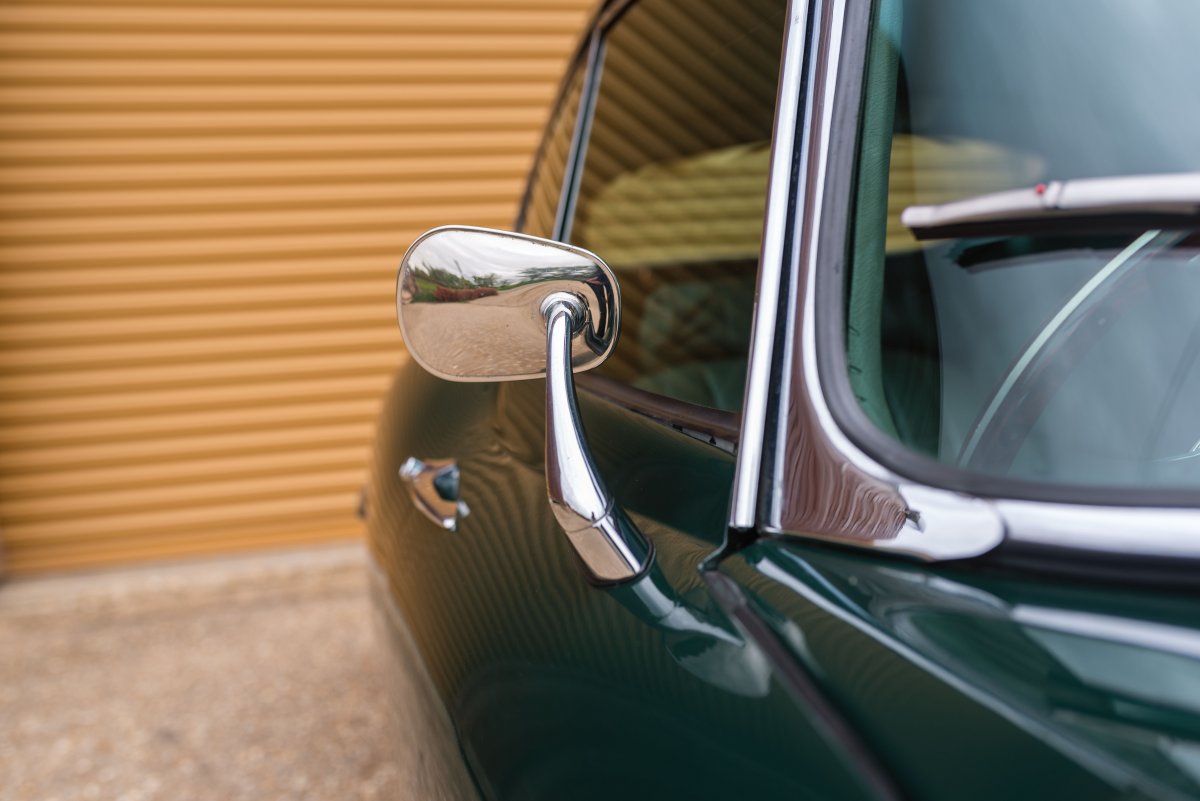 1970 Jaguar E-Type Series II FHC 17