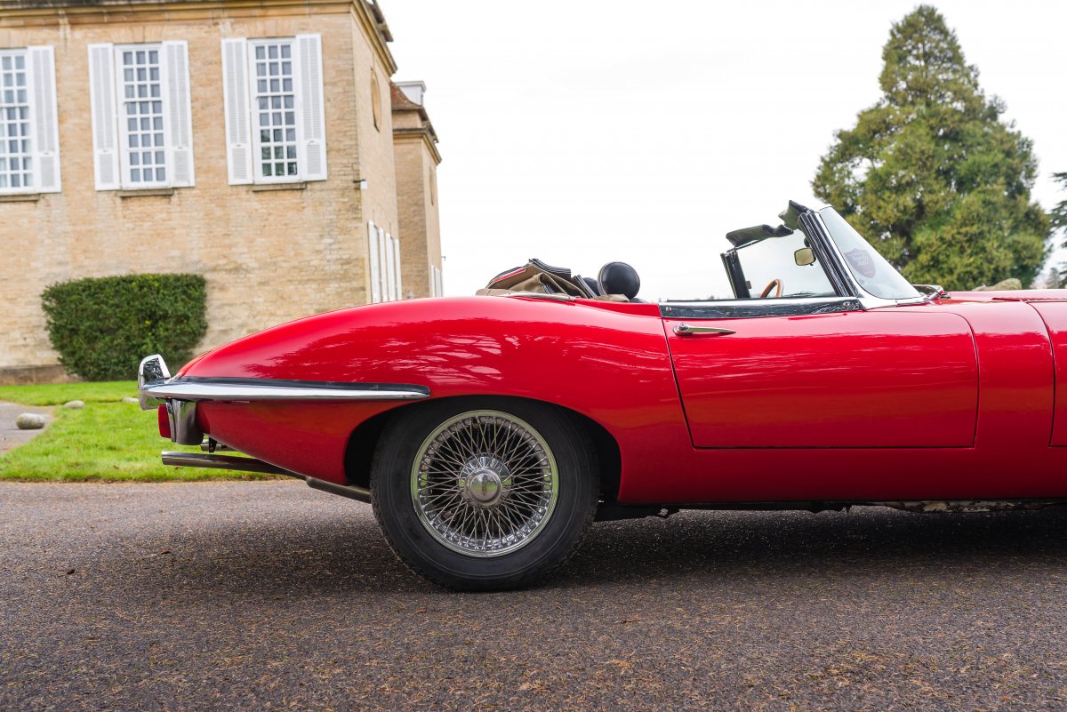1969 Jaguar E-Type Series II 4.2 Roadster 18