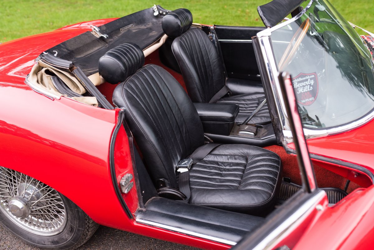 1969 Jaguar E-Type Series II 4.2 Roadster Passengers Seat