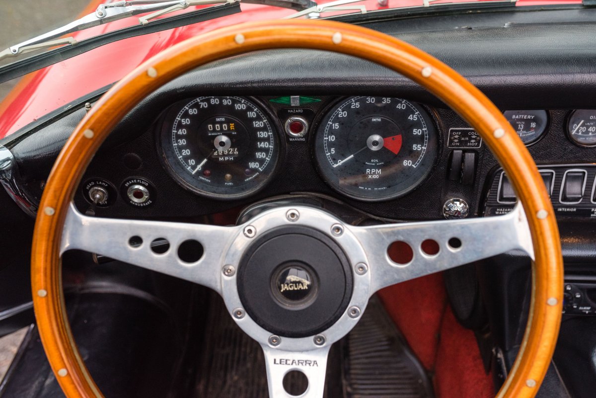 1969 Jaguar E-Type Series II 4.2 Roadster Steering Wheel