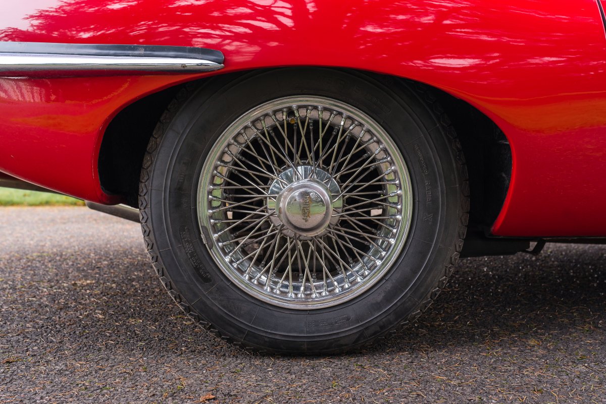 1969 Jaguar E-Type Series II 4.2 Roadster Rear Wheel