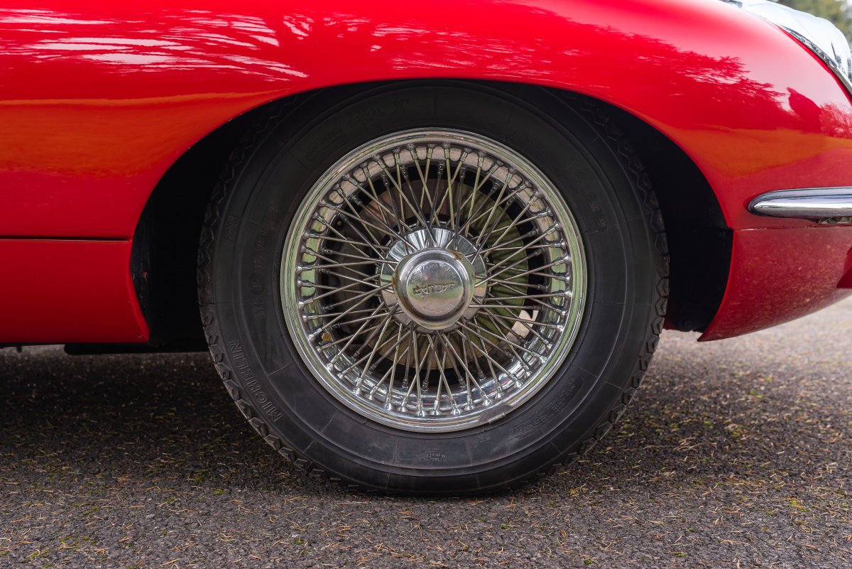 1969 Jaguar E-Type Series II 4.2 Roadster Front Wheels