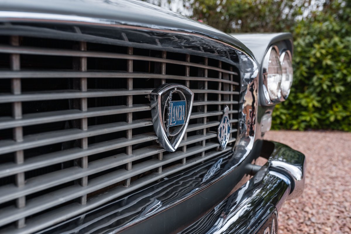 1961 Lancia Flaminia GT Convertible Badge