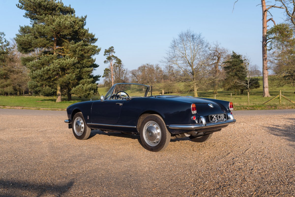 1961 Alfa Romeo Giulietta Spider 9