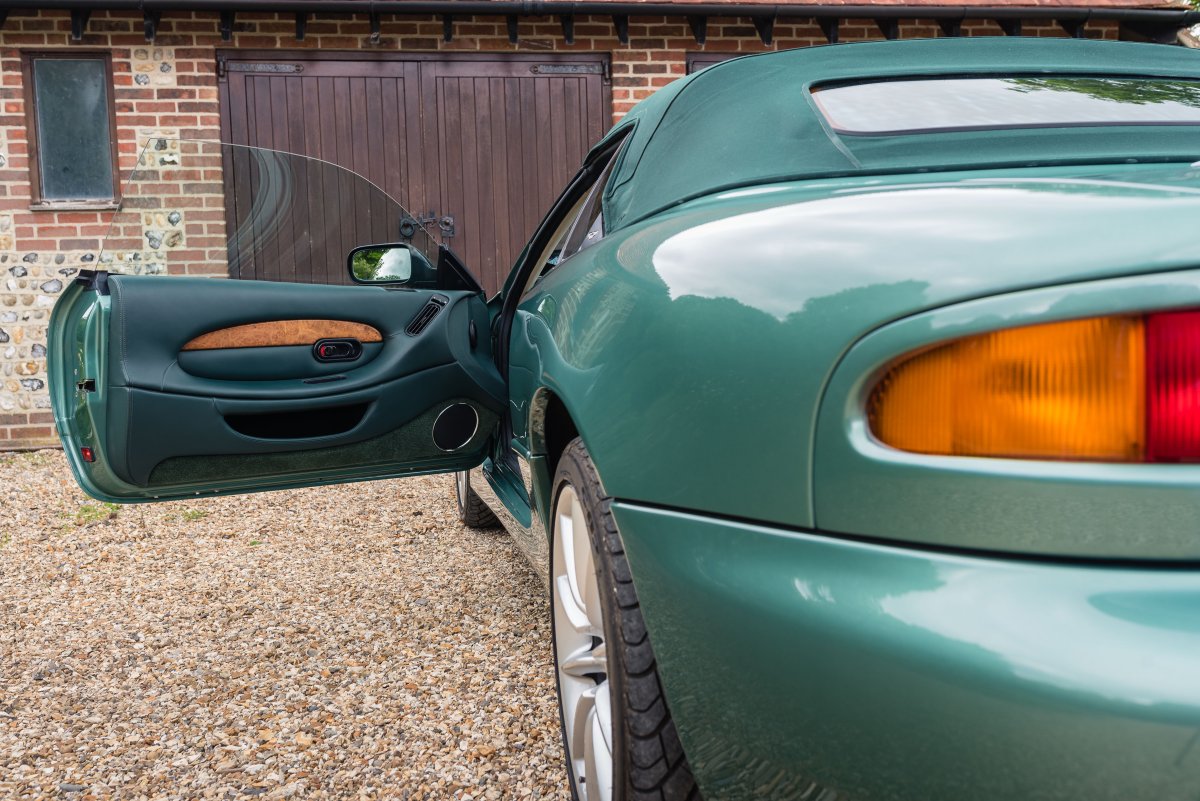 2000 Aston Martin DB7 Vantage Volante For Sale