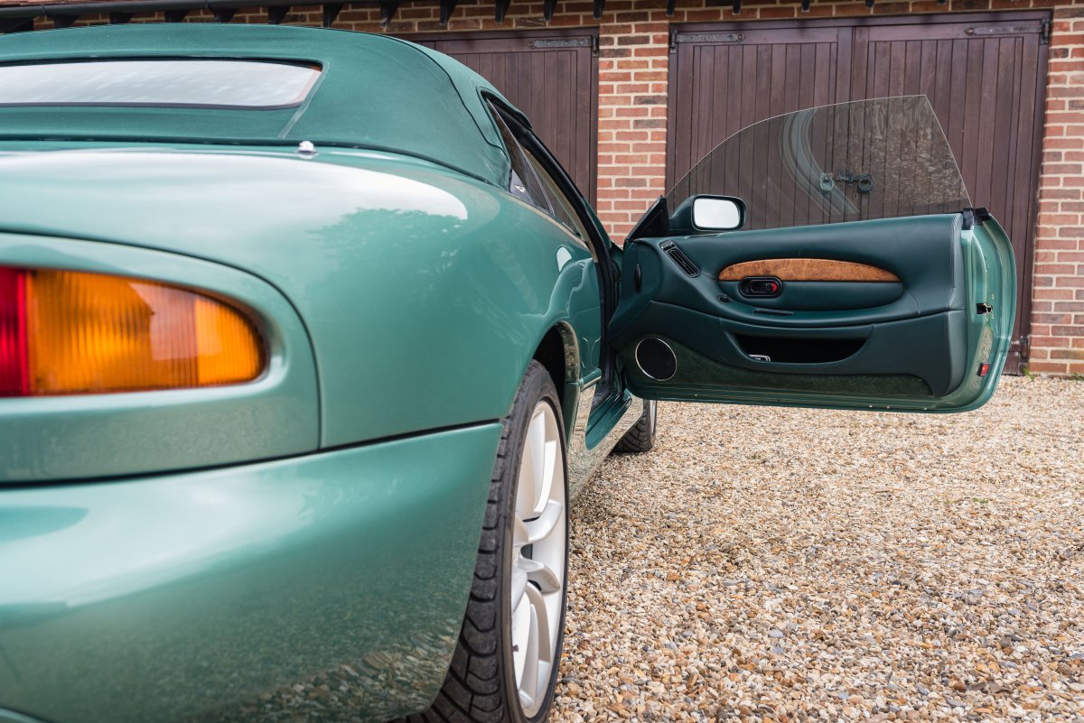 2000 Aston Martin DB7 Vantage Volante For Sale