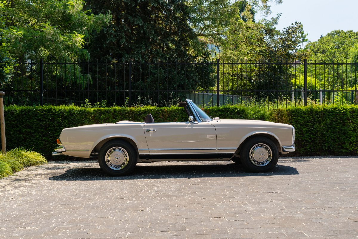 1969 Mercedes-Benz 280SL Pagoda For Sale 8