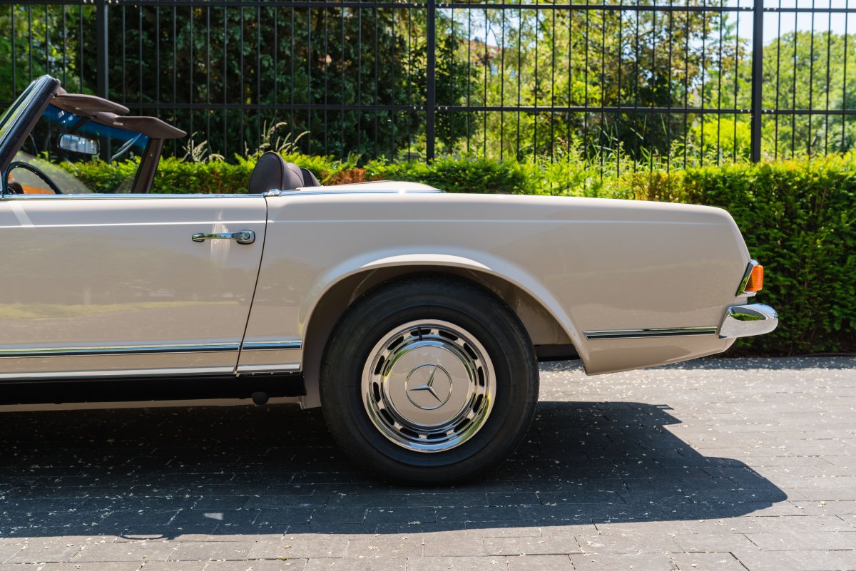 1969 Mercedes-Benz 280SL Pagoda For Sale 12