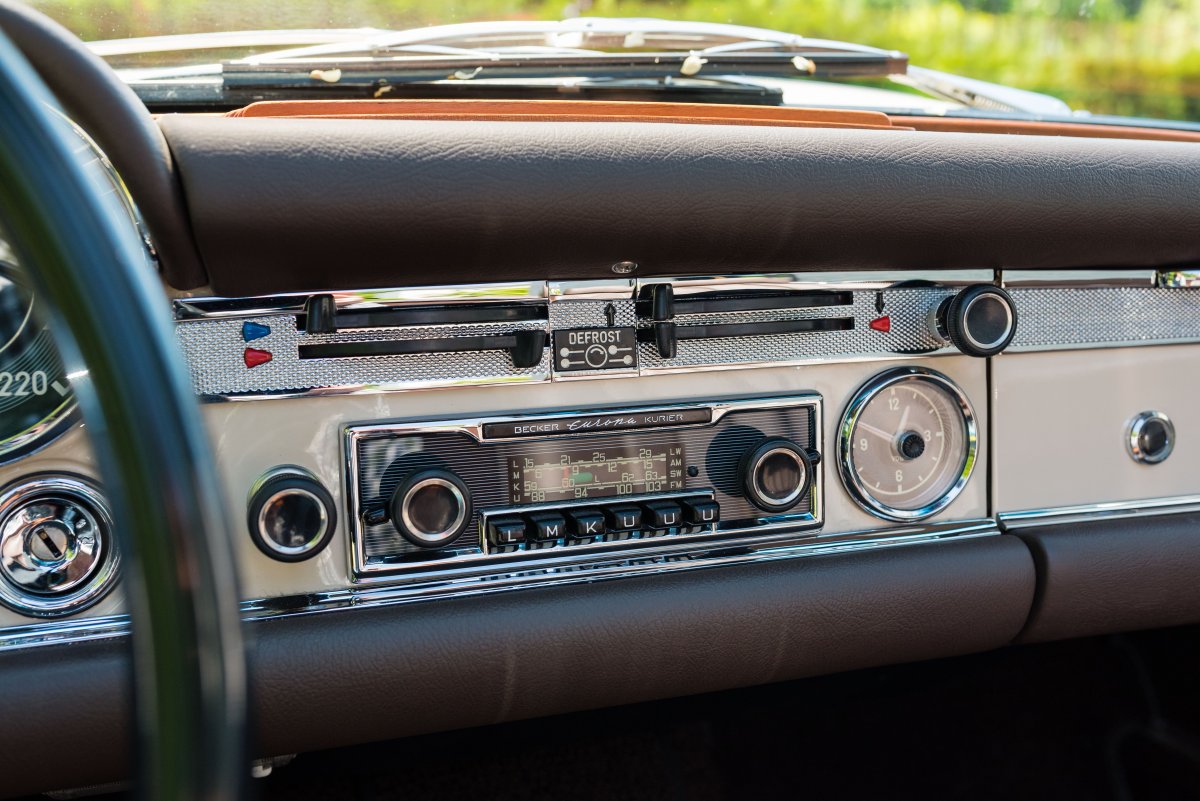 1969 Mercedes-Benz 280SL Pagoda For Sale 25