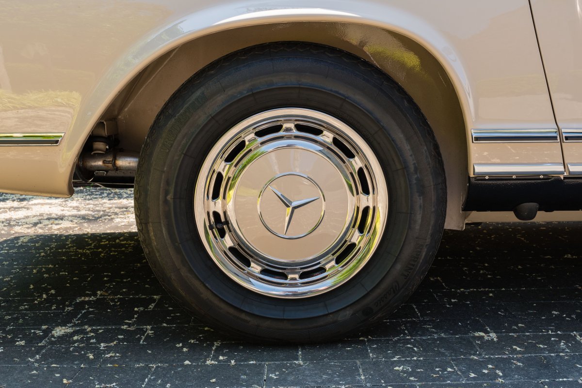 1969 Mercedes-Benz 280SL Pagoda For Sale 29 Wheel