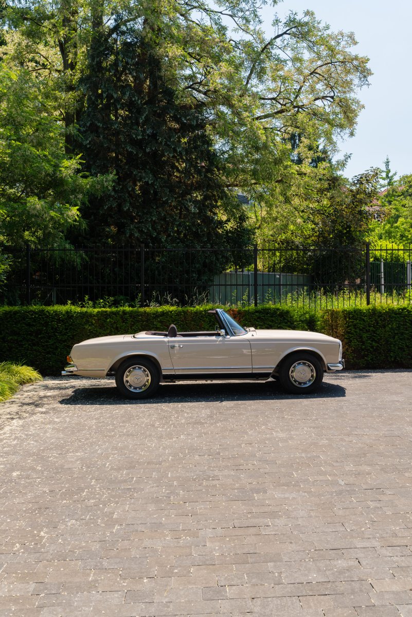 1969 Mercedes-Benz 280SL Pagoda For Sale Europe