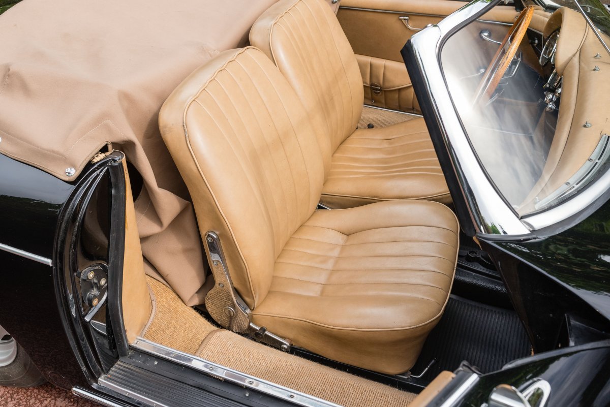 1962 Porsche 356B Roadster 32