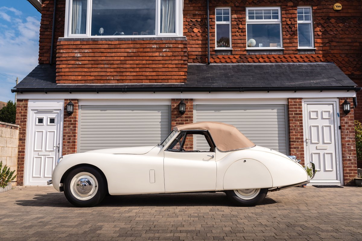 1954 Jaguar XK120 Drophead Coupé For Sale