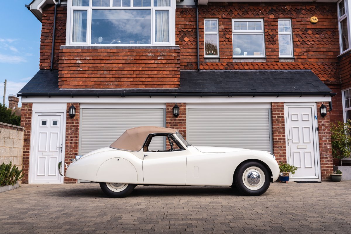1954 Jaguar XK120 Drophead Coupé For Sale