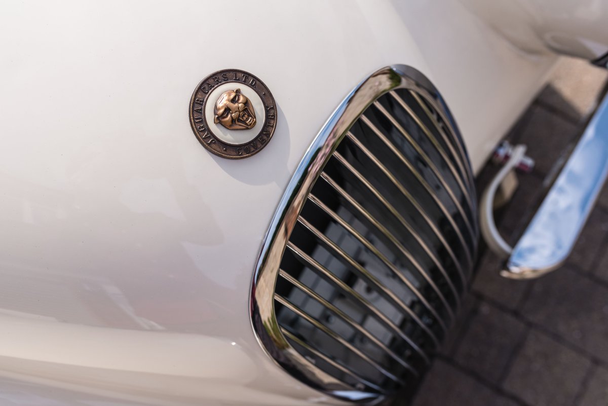 1954 Jaguar XK120 Drophead Coupé For Sale