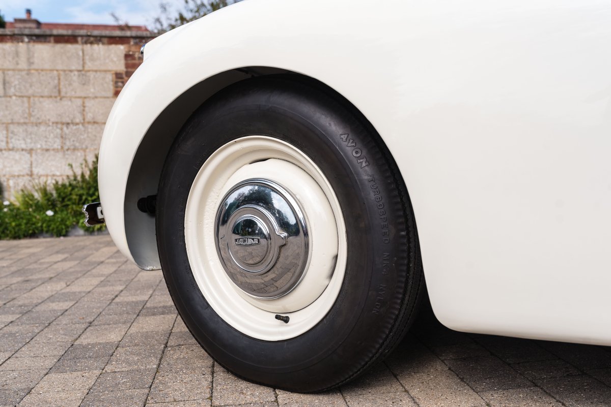 1954 Jaguar XK120 Drophead Coupé For Sale