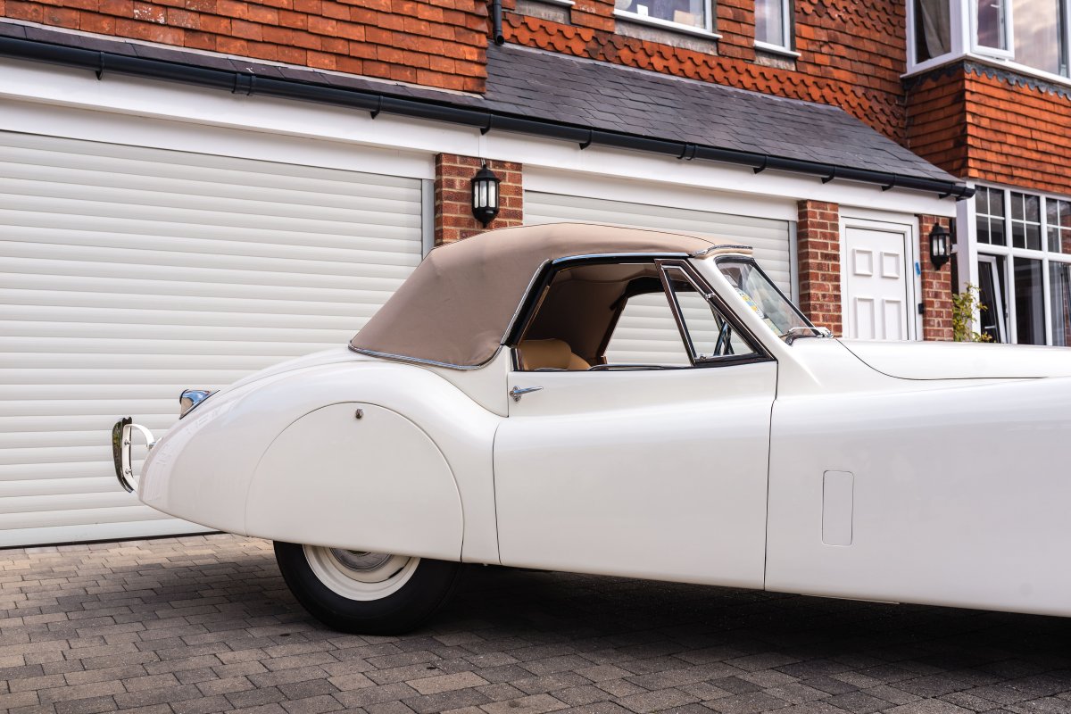 1954 Jaguar XK120 Drophead Coupé For Sale