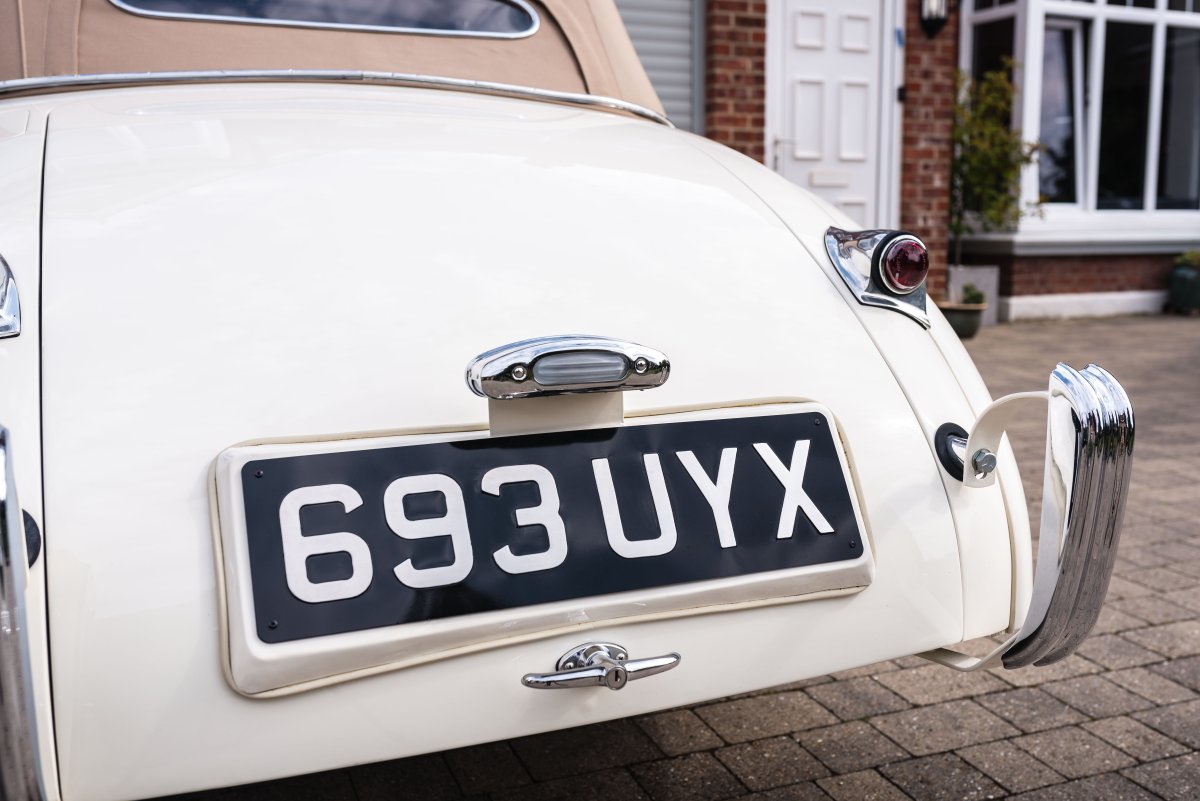 1954 Jaguar XK120 Drophead Coupé For Sale