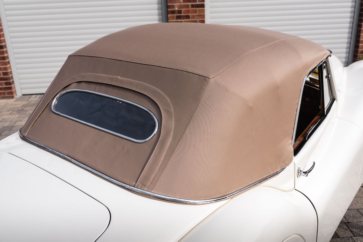 1954 Jaguar XK120 Drophead Coupé For Sale