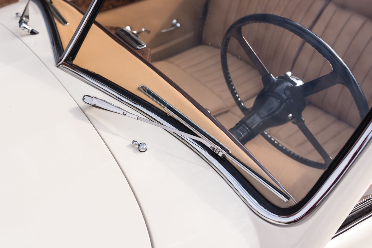 1954 Jaguar XK120 Drophead Coupé For Sale