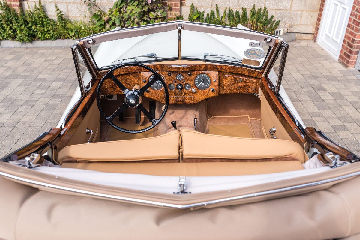 1954 Jaguar XK120 Drophead Coupé For Sale