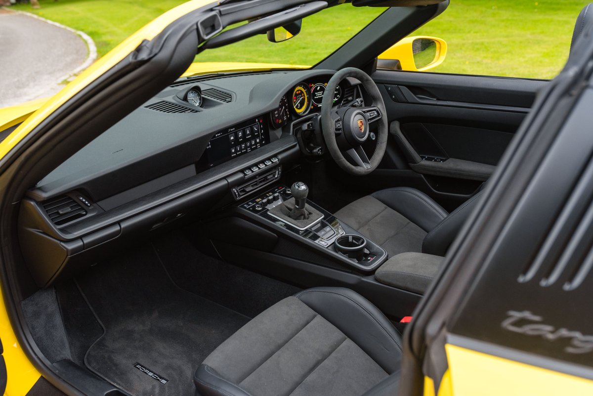 2022 Porsche 992 4 GTS Targa For Sale